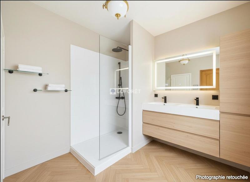 Maison - 187 m² - 8 pièces