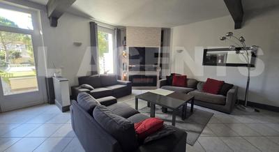 Maison de ville - 180 m² - 7 pièces