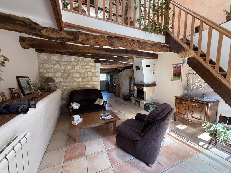 Maison en pierre - 279 m² - 6 pièces