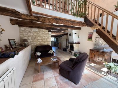 Maison en pierre - 279 m² - 6 pièces