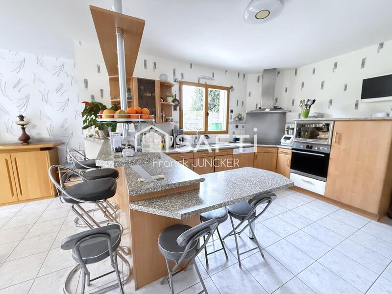 Maison - 175 m² - 7 pièces