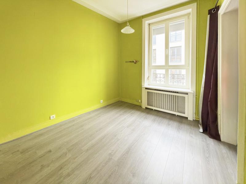 Maison - 235 m² - 9 pièces