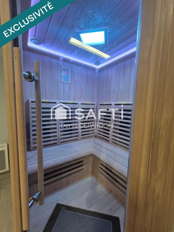 Maison - 250 m² - 4 pièces