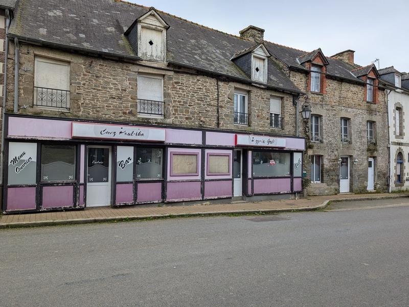 Maison - 440 m² - 8 pièces