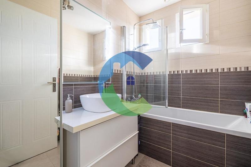 Pavillon - 77 m² - 4 pièces