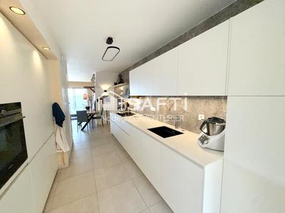 Appartement - 144 m² - 6 pièces