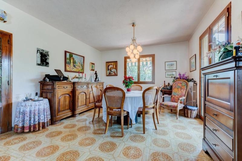 Maison - 298 m² - 10 pièces