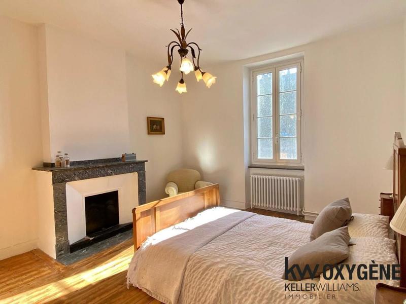 Maison - 220 m² - 6 pièces