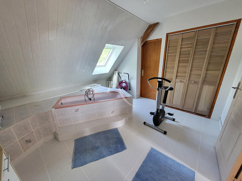 Maison - 180 m² - 7 pièces