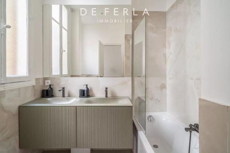 Appartement - 244 m² - 8 pièces