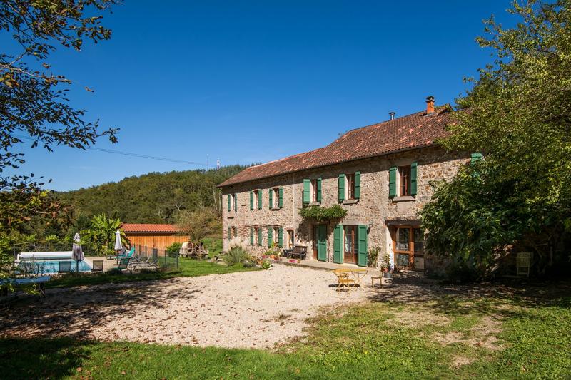 Maison - 425 m² - 12 pièces