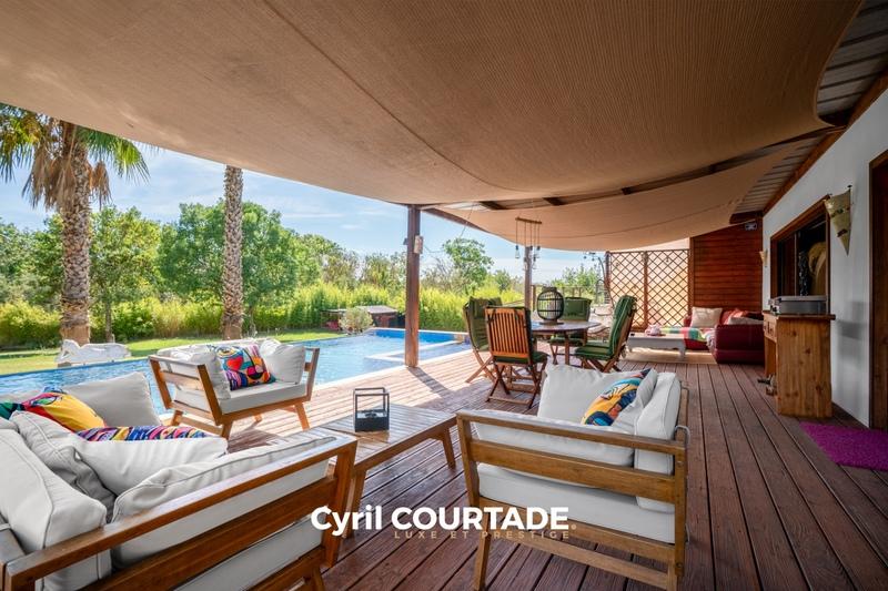 Maison - 222 m² - 7 pièces