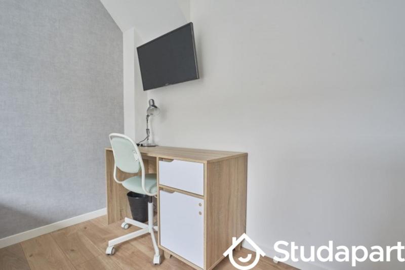 Chambre - 12 m² - 1 pièce