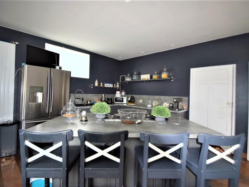 Maison - 238 m² - 7 pièces