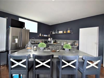 Maison - 238 m² - 7 pièces