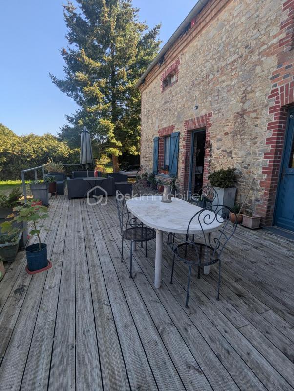 Maison - 202 m² - 7 pièces