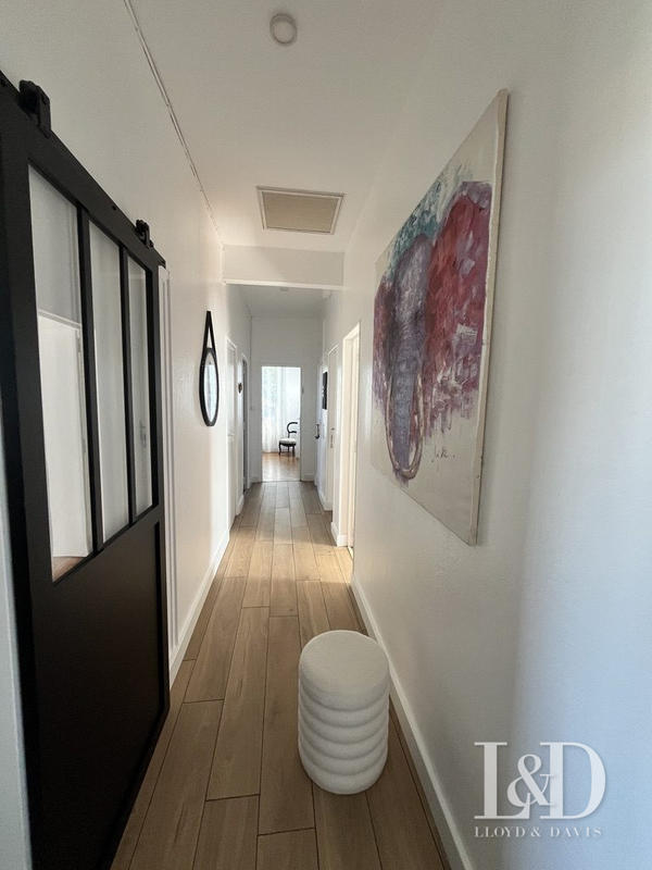 Maison contemporaine - 223 m² - 8 pièces