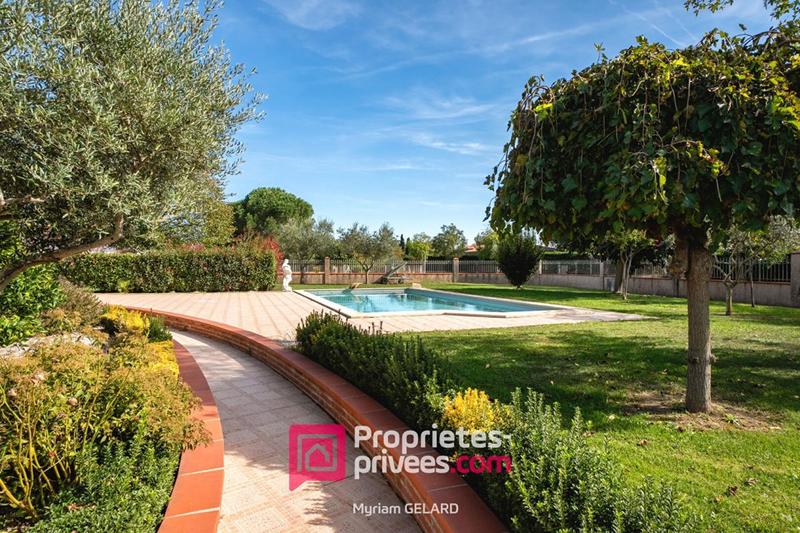 Maison - 296 m² - 8 pièces