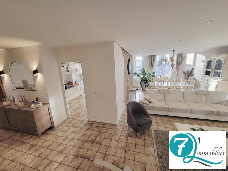 Appartement - 122 m² - 5 pièces