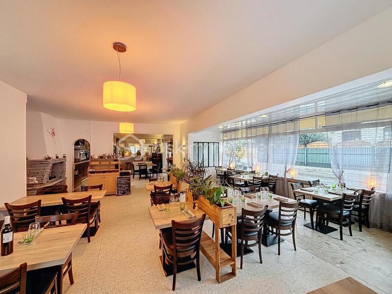 Local commercial - 200 m² - 5 pièces