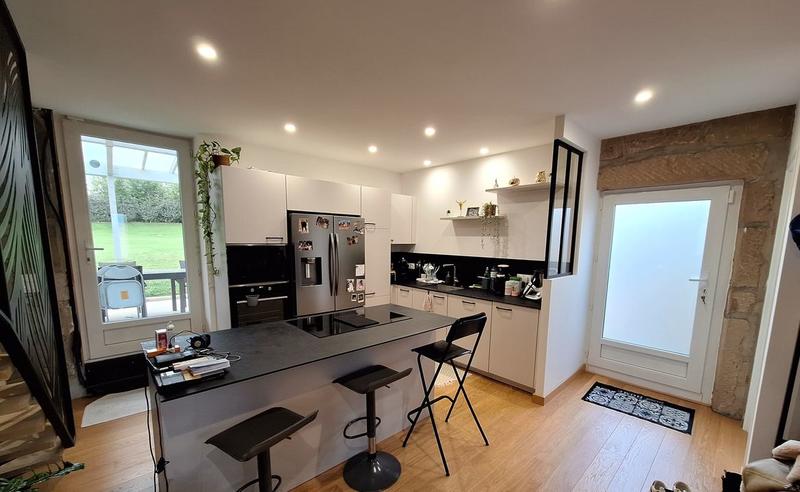 Maison - 240 m² - 5 pièces