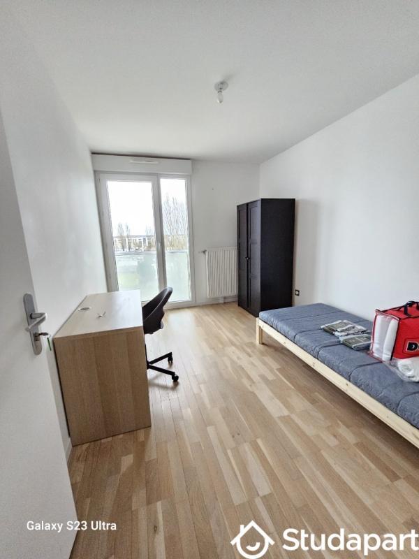 Chambre - 11 m² - 1 pièce
