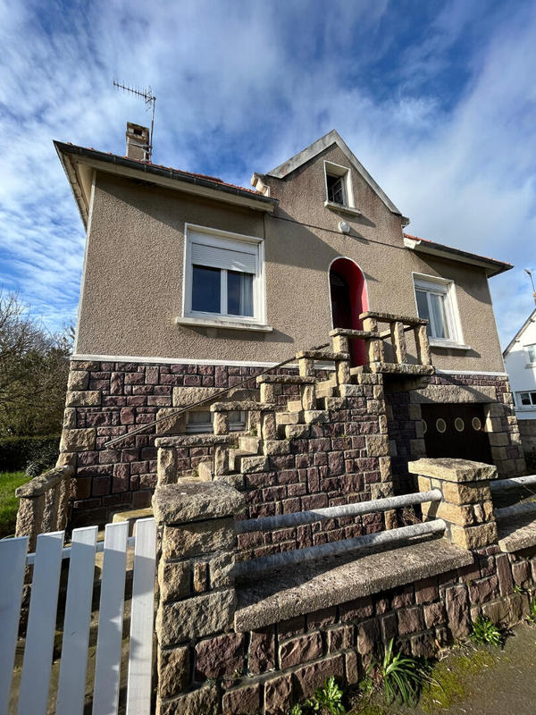 Maison - 102 m² - 5 pièces