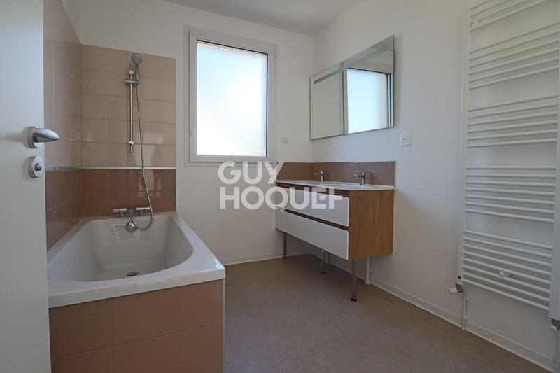 Maison - 102 m² - 5 pièces