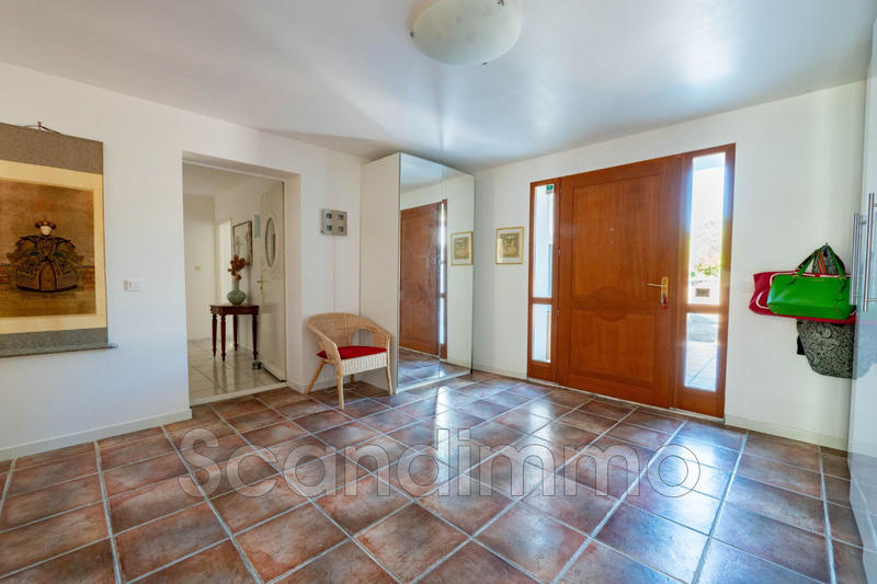 Maison - 234 m² - 9 pièces