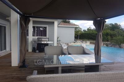 Maison - 236 m² - 8 pièces