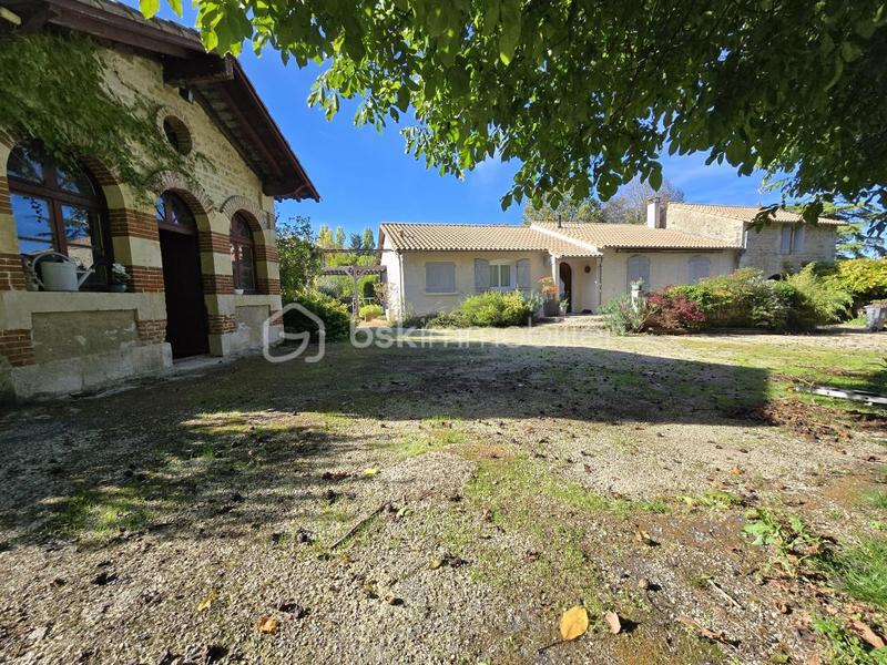 Maison ancienne - 360 m² - 5 pièces