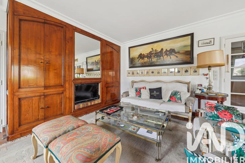 Maison - 230 m² - 9 pièces