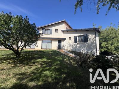 Maison - 162 m² - 9 pièces