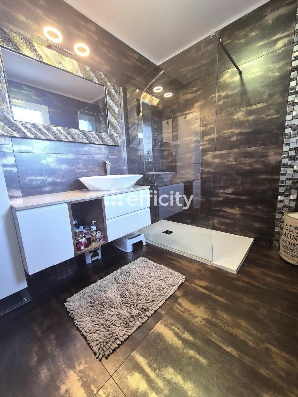 Maison - 135 m² - 6 pièces