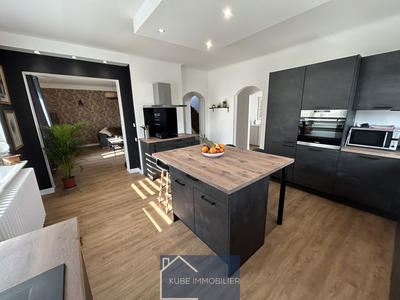 Propriété - 355 m² - 9 pièces