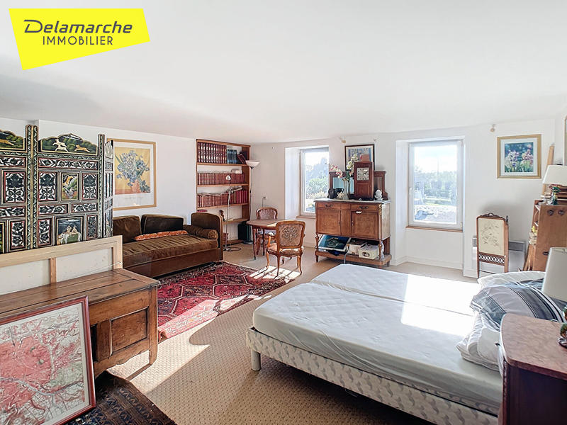 Maison - 205 m² - 6 pièces