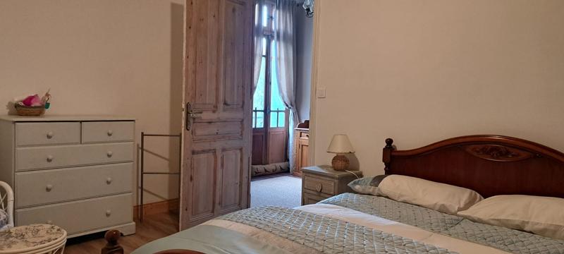 Maison - 379 m² - 4 pièces