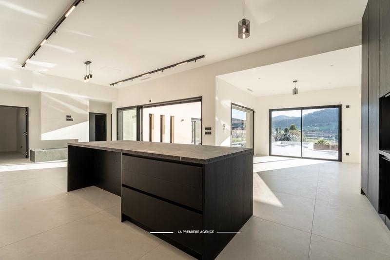 Maison contemporaine - 137 m² - 5 pièces