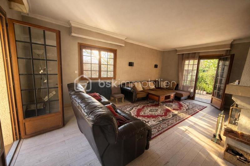 Maison - 218 m² - 7 pièces