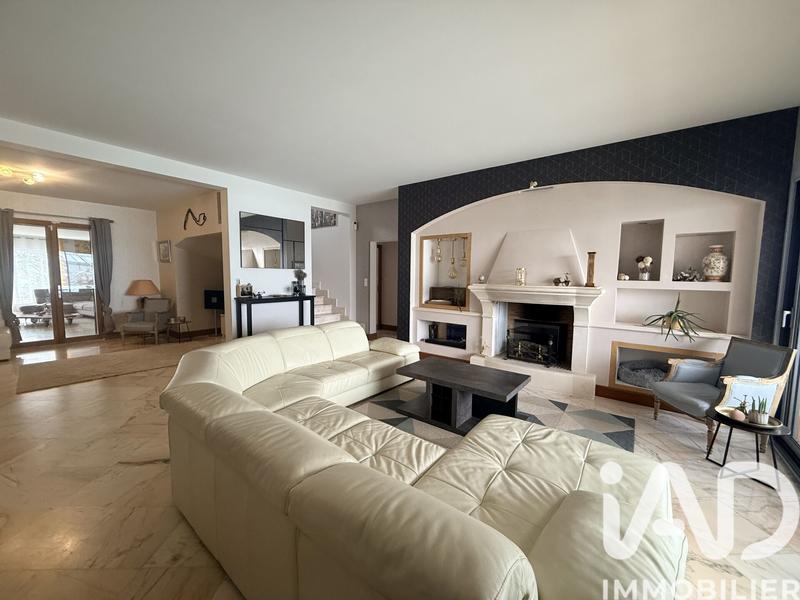 Maison de maîtres - 360 m² - 8 pièces