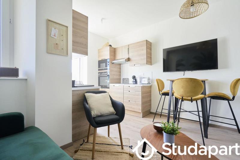 Chambre - 11 m² - 1 pièce