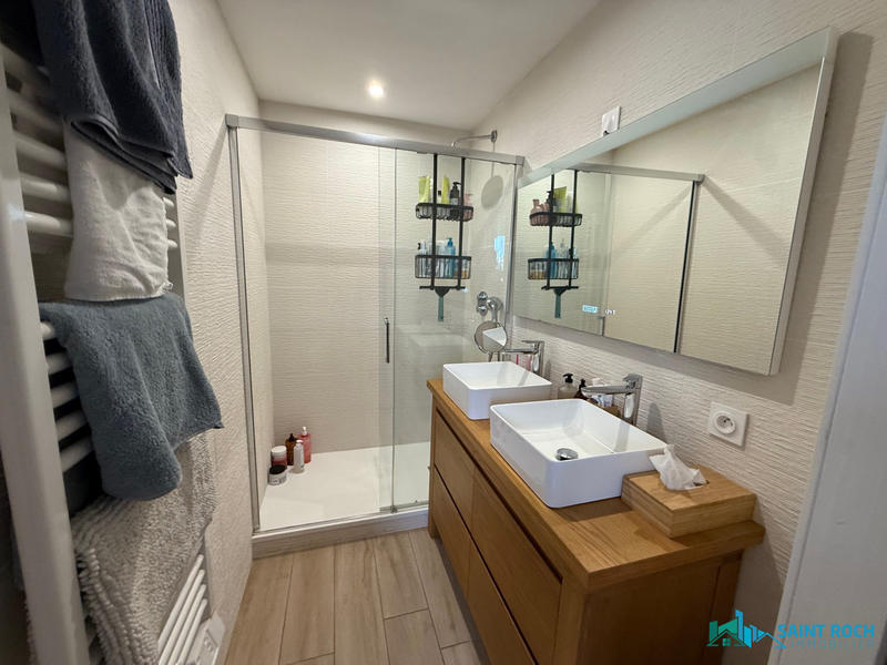 Maison - 177 m² - 7 pièces