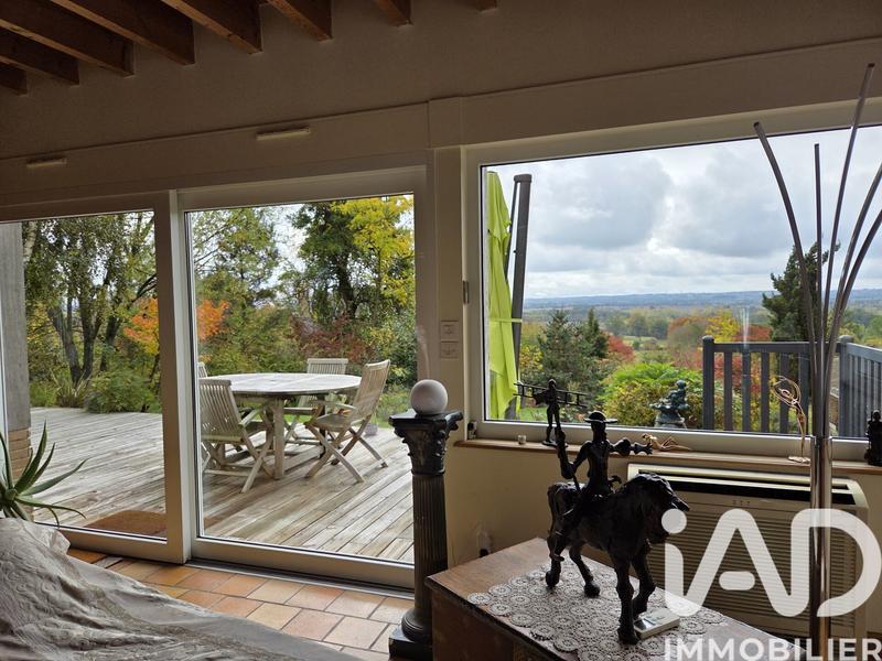 Maison - 204 m² - 7 pièces