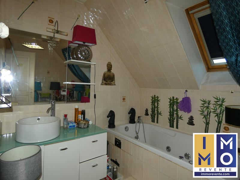 Maison - 177 m² - 7 pièces