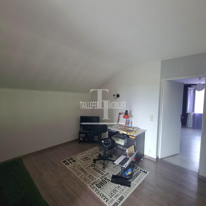 Maison - 210 m² - 6 pièces