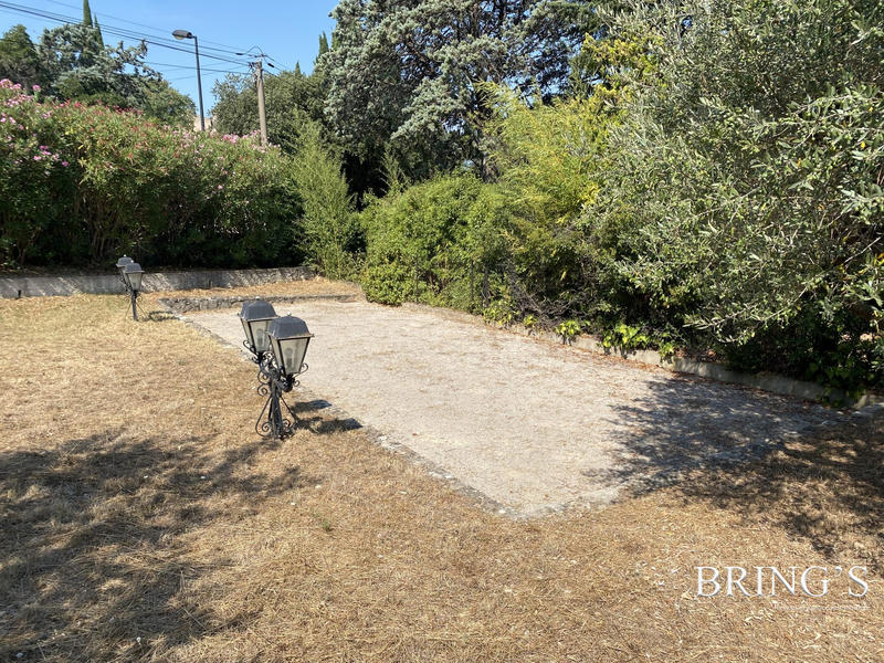 Villa - 181 m² - 9 pièces