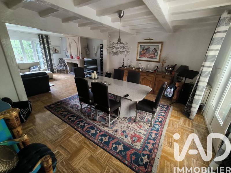 Maison - 216 m² - 5 pièces