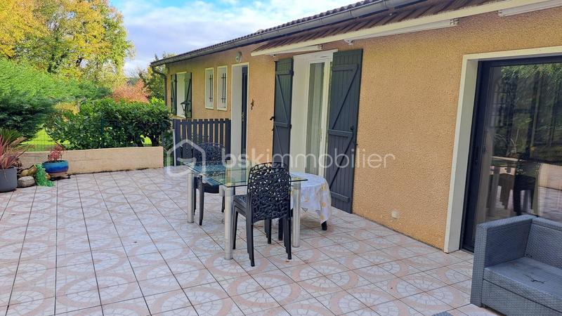 Maison traditionnelle - 181 m² - 7 pièces