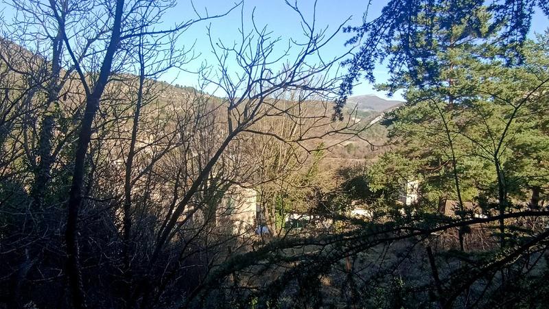 Terrain constructible - 835 m²