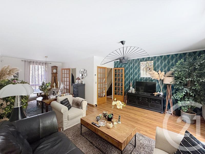 Maison - 121 m² - 6 pièces